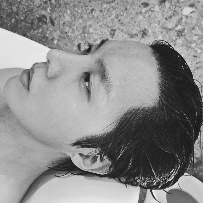 Foto terbaru j-hope (BTS)