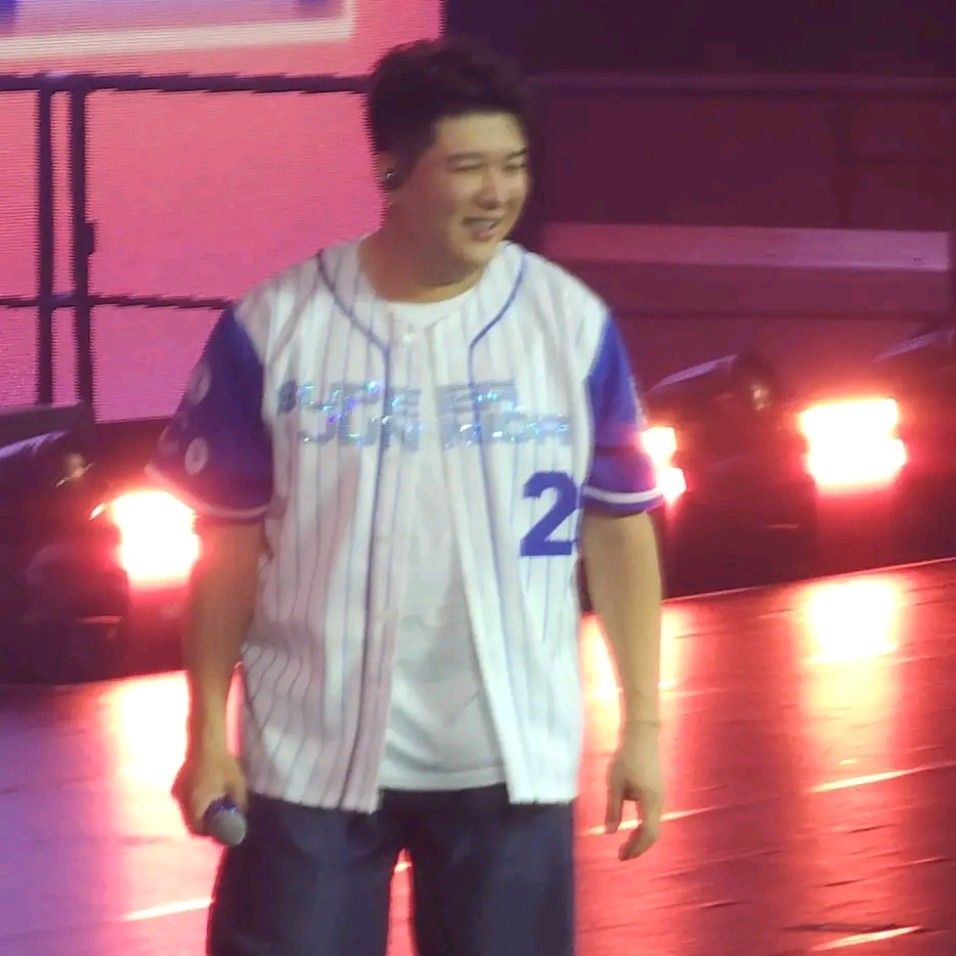 Behind-the-scenes cut of Shindong (Super Junior)