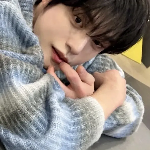 A moment captured by Kim Jiwoong (ZEROBASEONE)'s fan