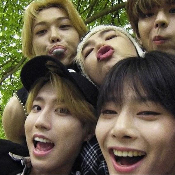 Behind-the-scenes cut of Stray Kids