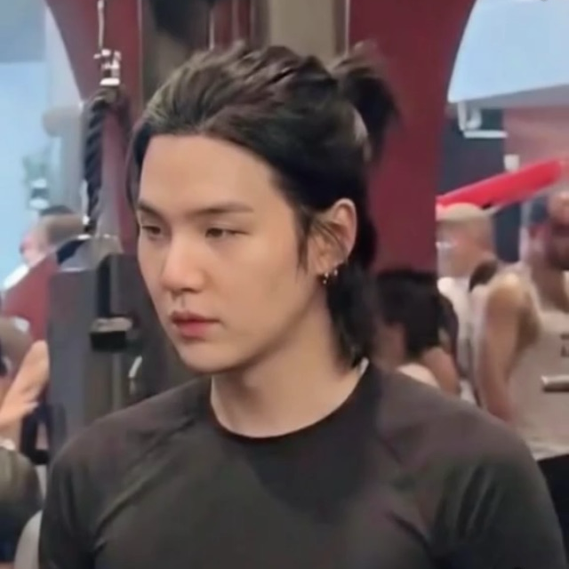 슈가 (방탄소년단)의 최신 사진