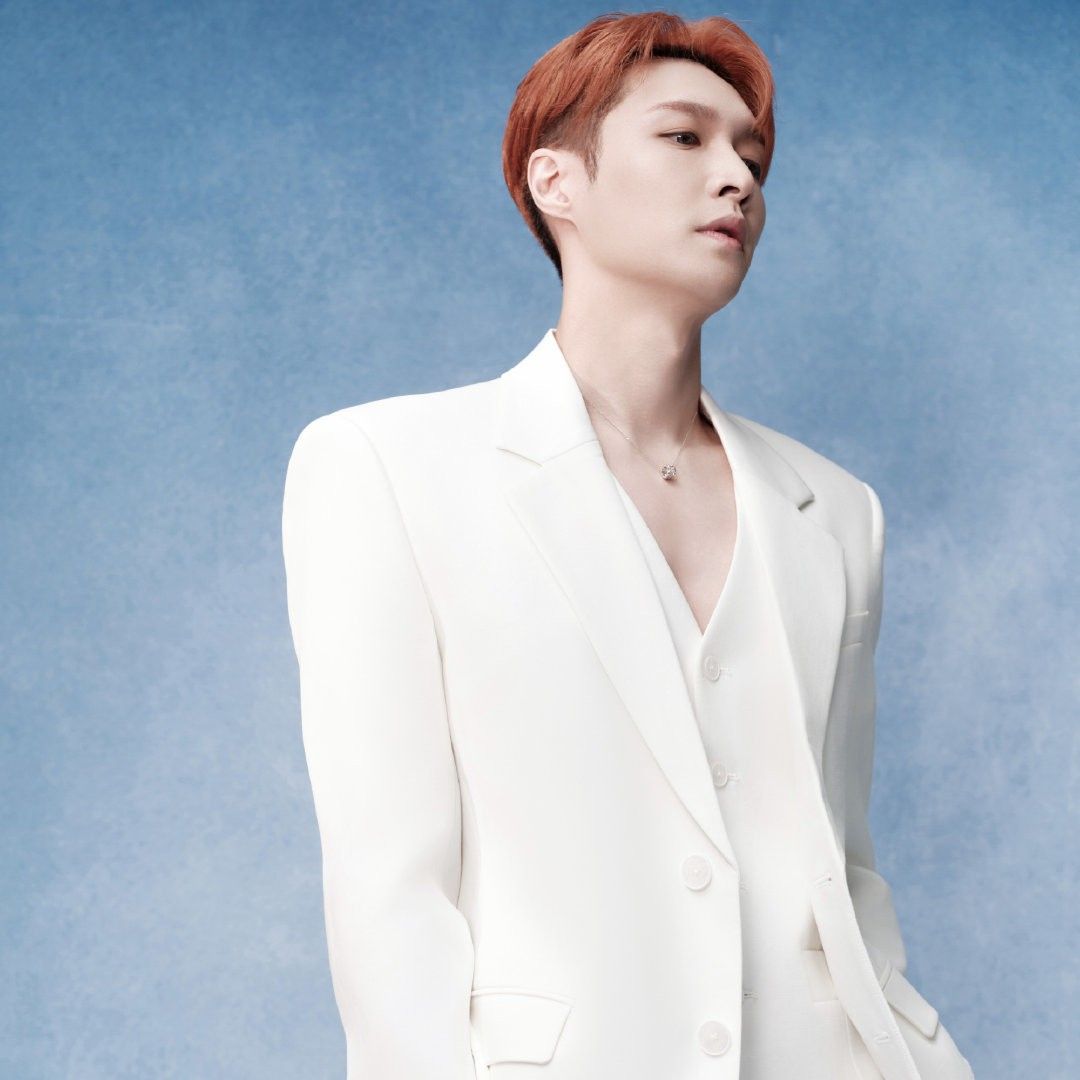 Recent activity shot of Lay (EXO)