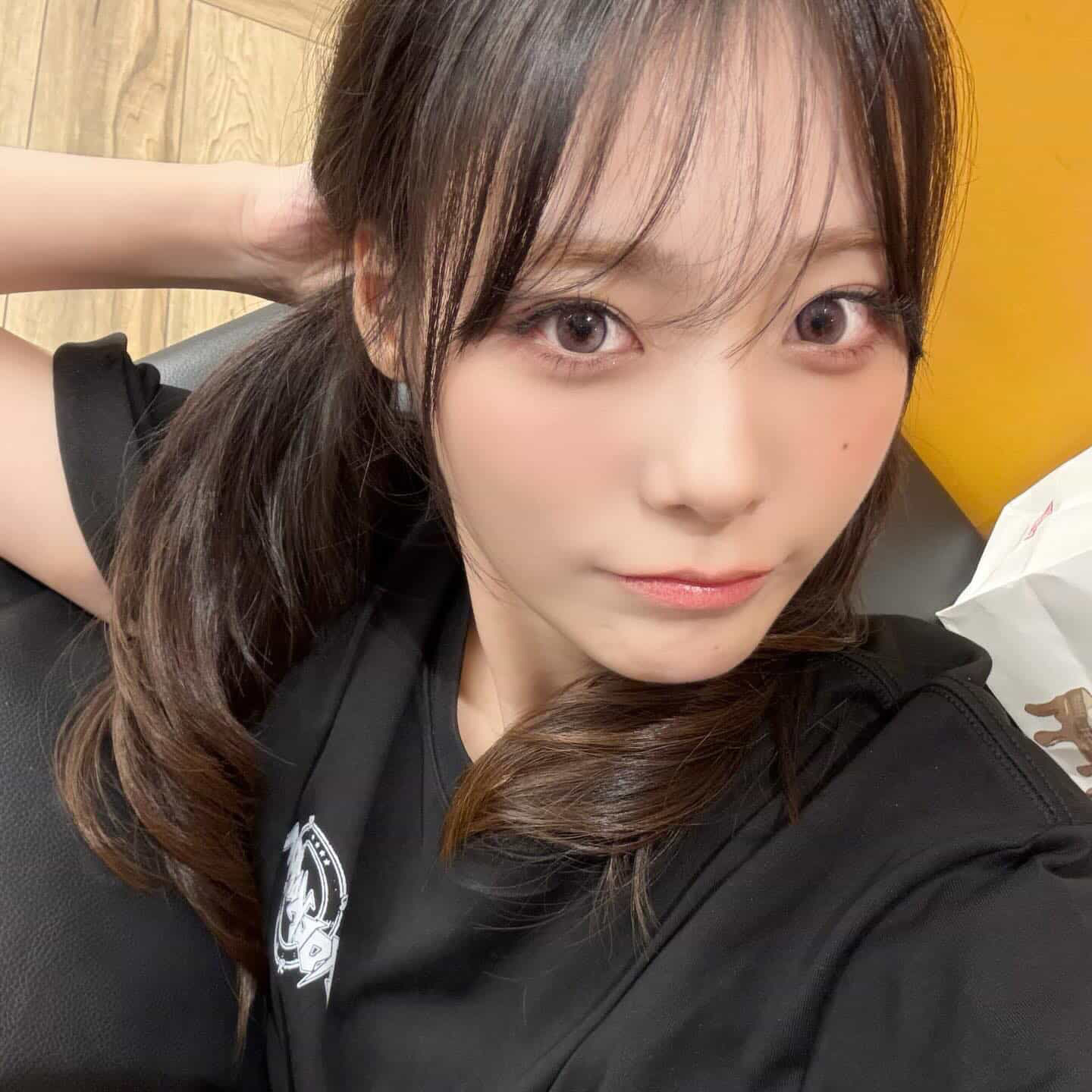 Recent activity shot of Siyeon (QWER)