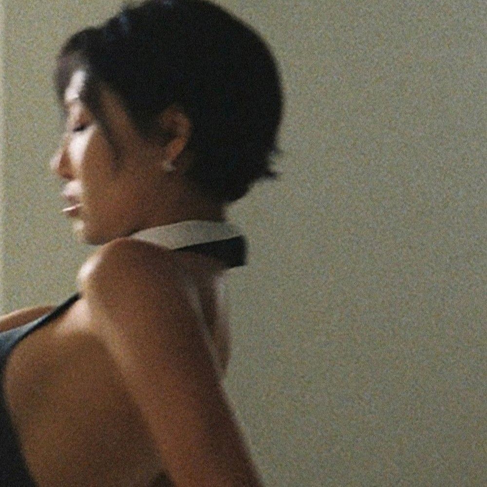 Behind-the-scenes cut of Hwasa (MAMAMOO)