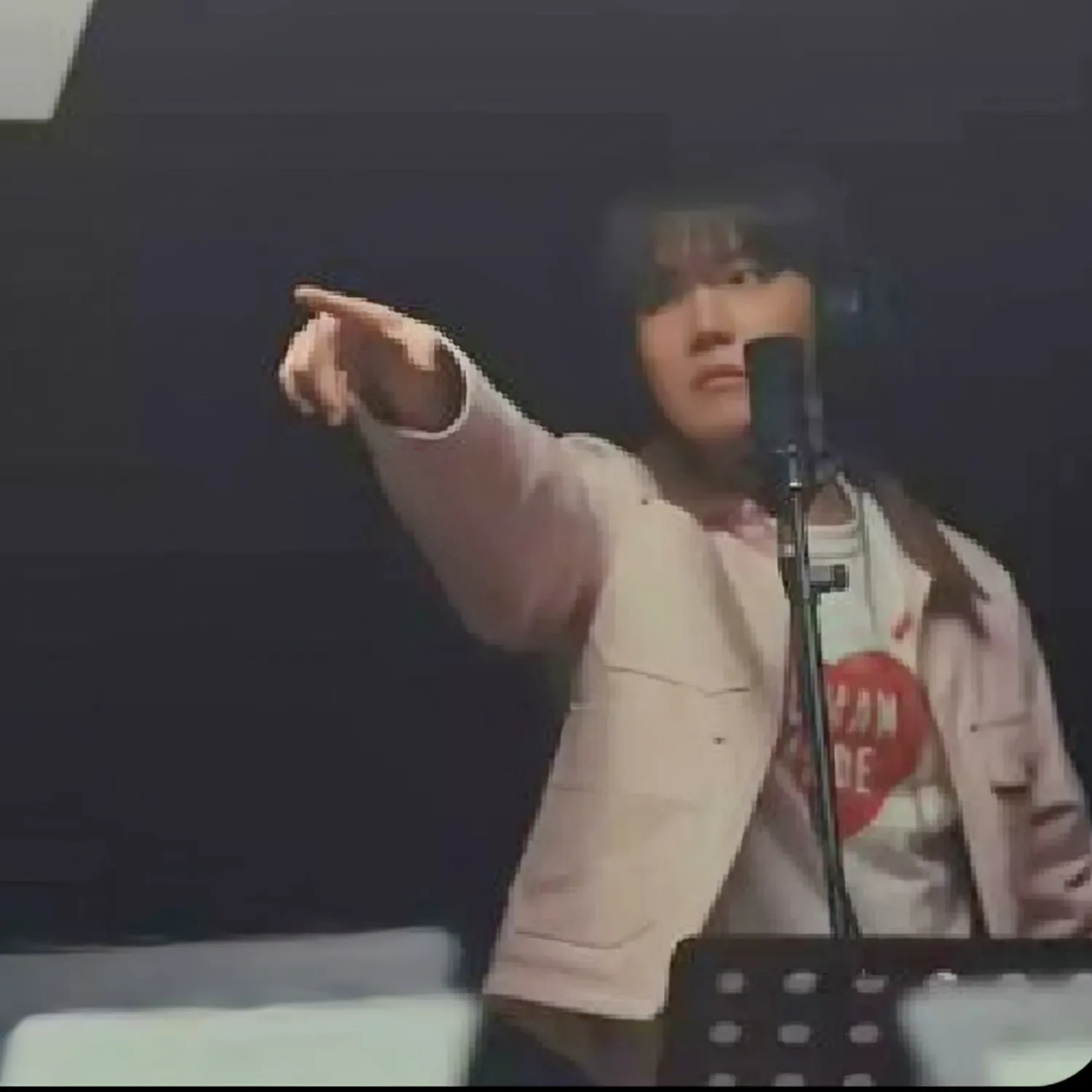 J-hope (防彈少年團)的幕後花絮