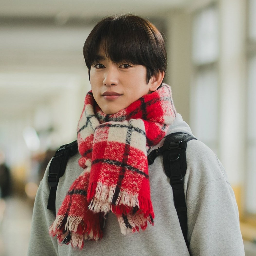 Behind-the-scenes cut of Jinyoung (GOT7)