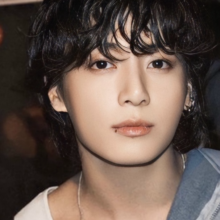 Foto aktivitas terbaru Jungkook (BTS)