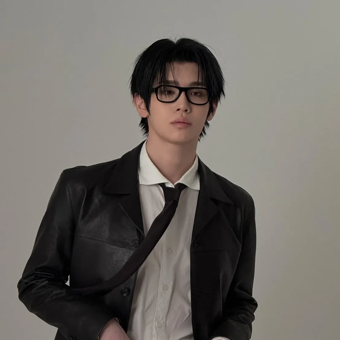 Recent activity shot of Kim Taerae (ZEROBASEONE)