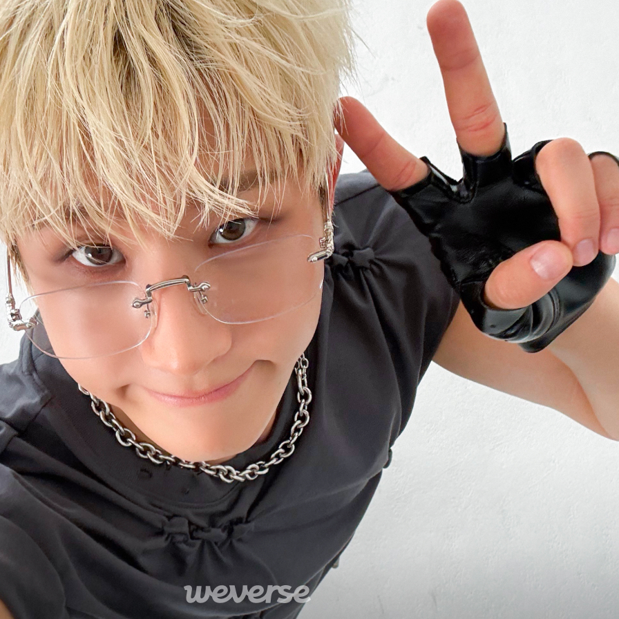 Behind-the-scenes cut of Jinjin (ASTRO)