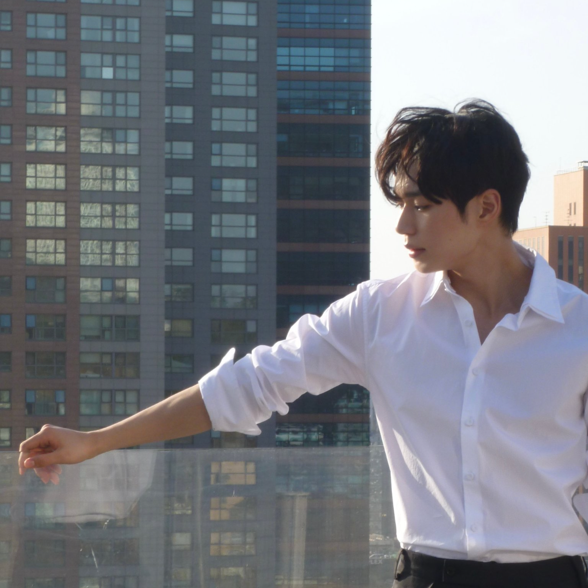 Behind-the-scenes cut of Kim Junseo (ALPHA DRIVE ONE)