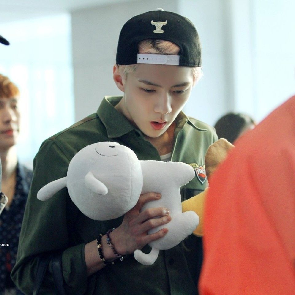 A moment captured by Sehun (EXO)'s fan