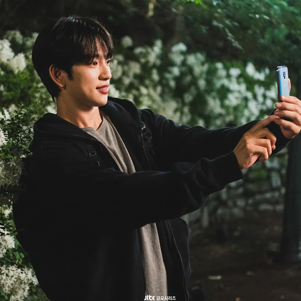 Foto terbaru Jinyoung (GOT7)