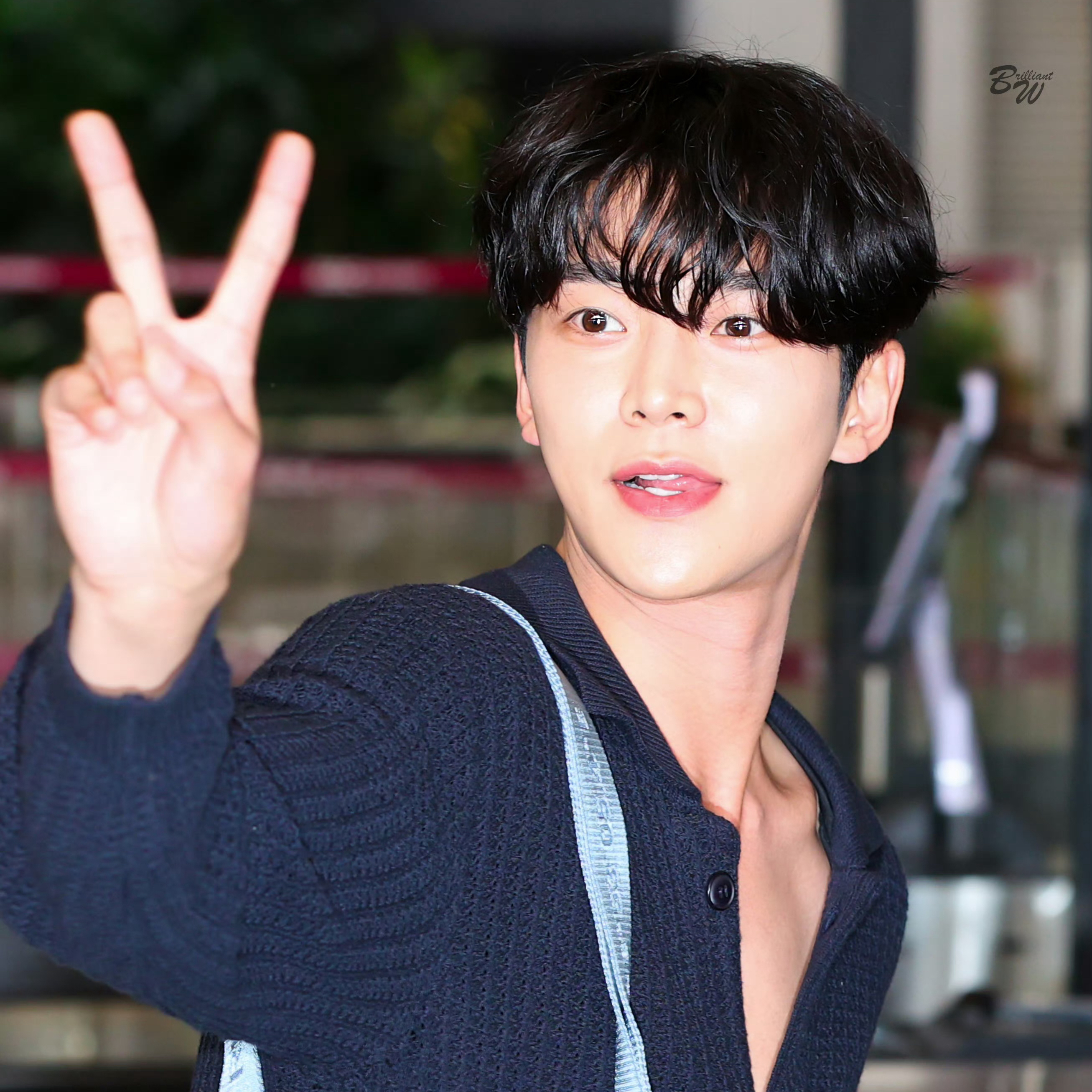 로운의 최신 사진