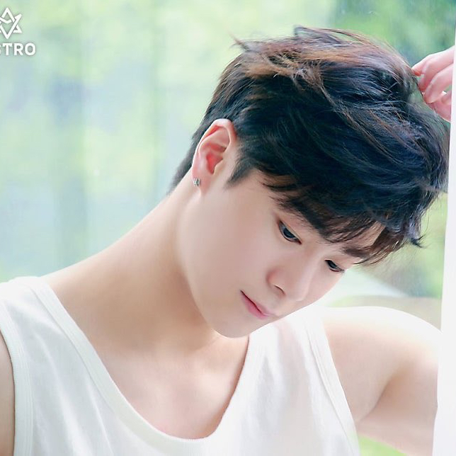 A moment captured by Moonbin (ASTRO)'s fan