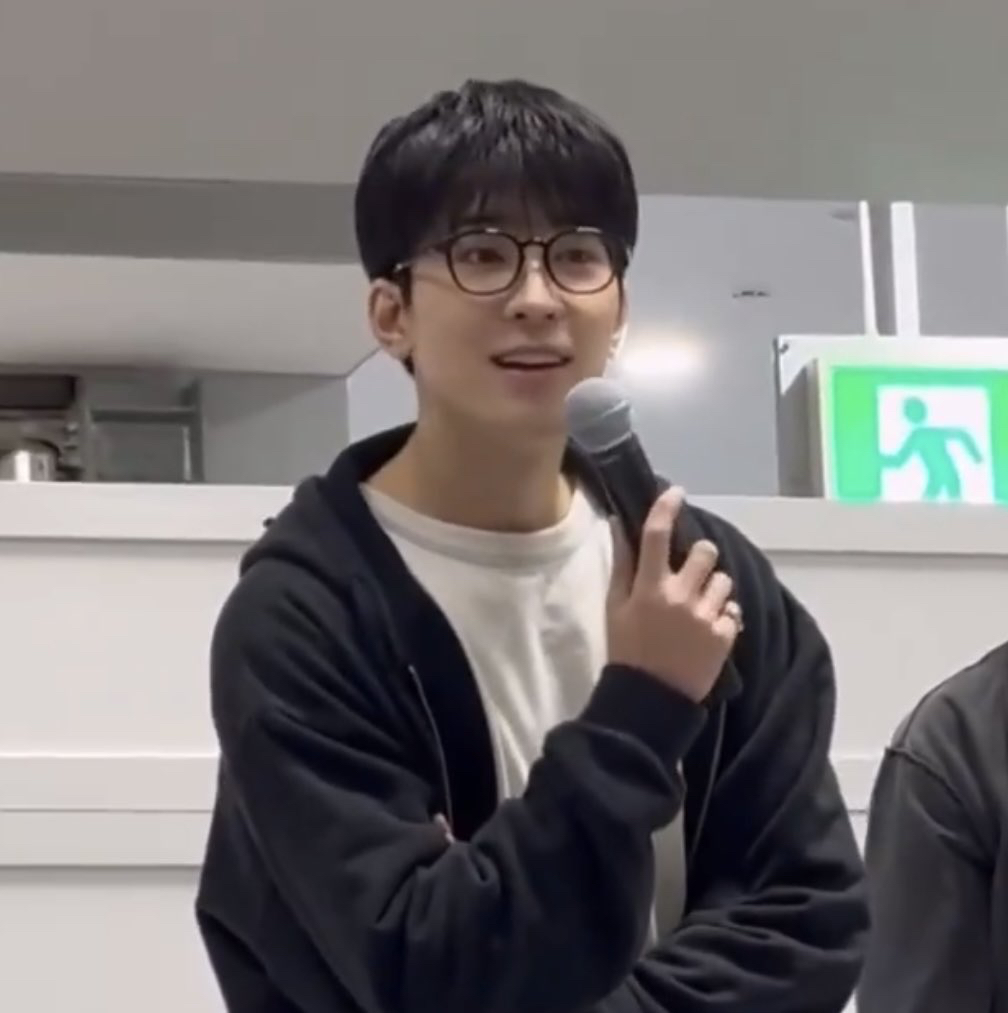 원우 (세븐틴)의 최신 사진