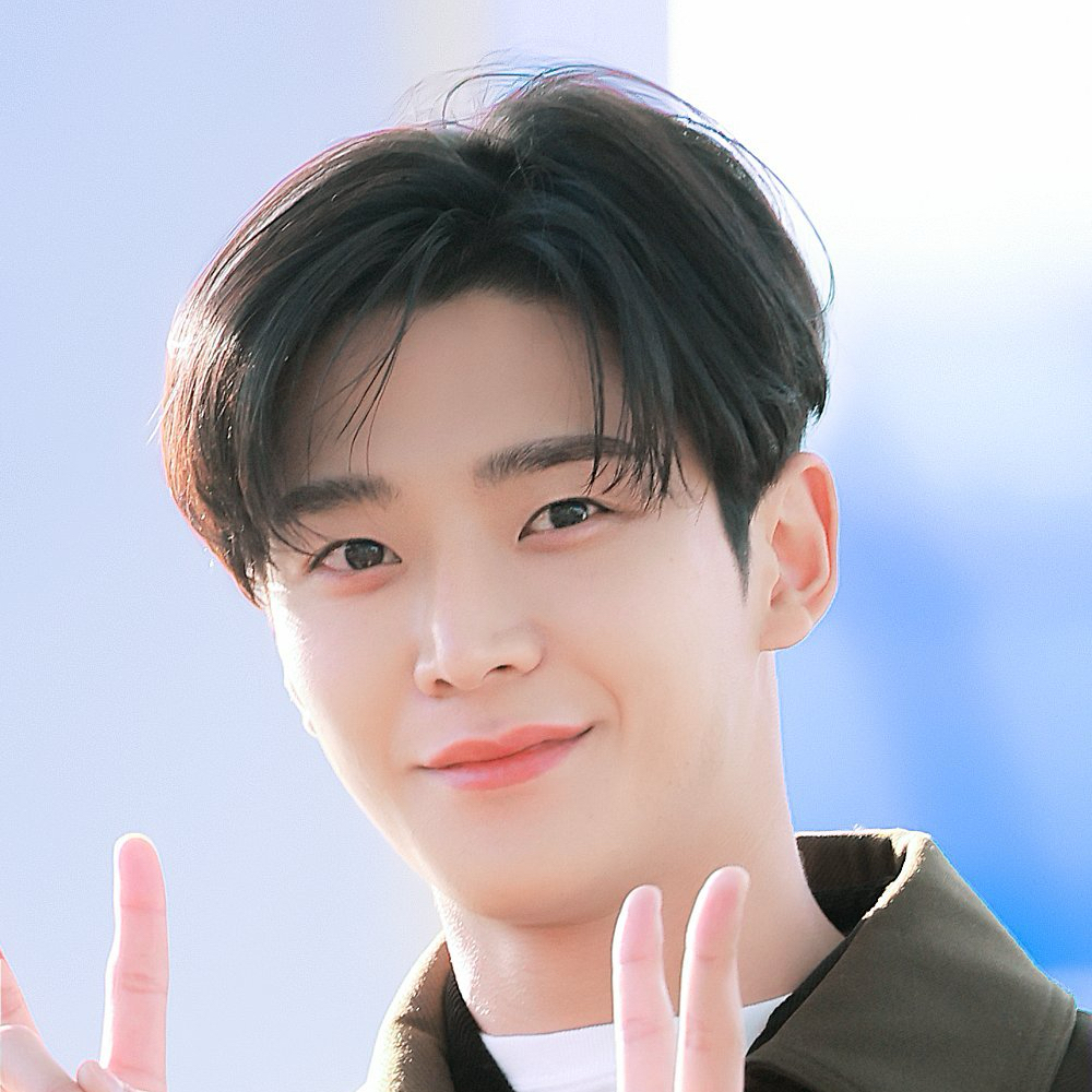 Behind-the-scenes cut of Rowoon