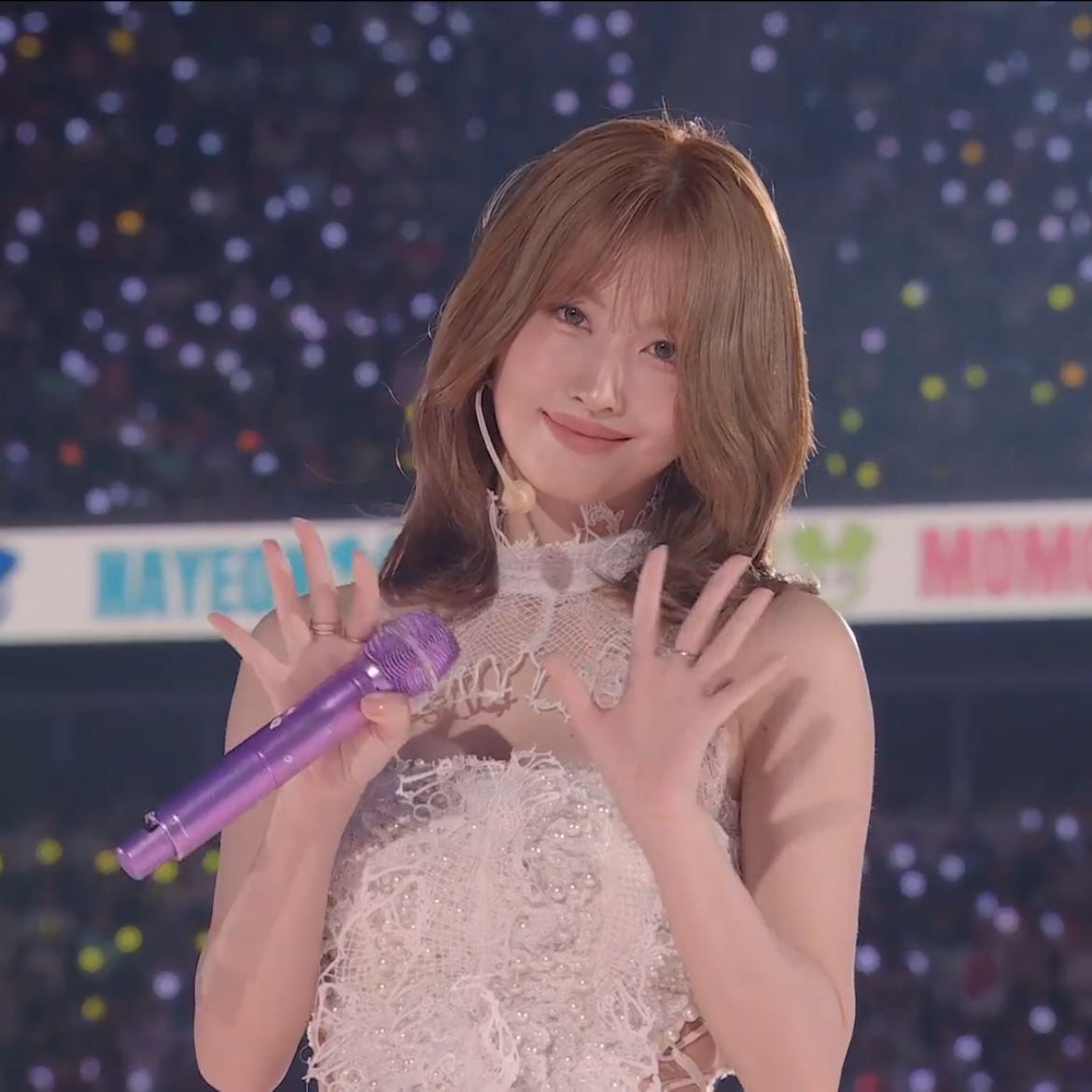 Momo (TWICE)的幕後花絮