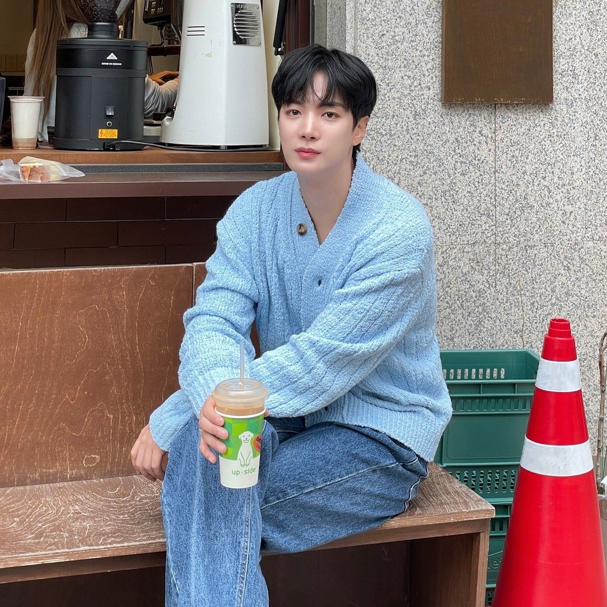 A moment captured by Kim Jonghyeon's fan