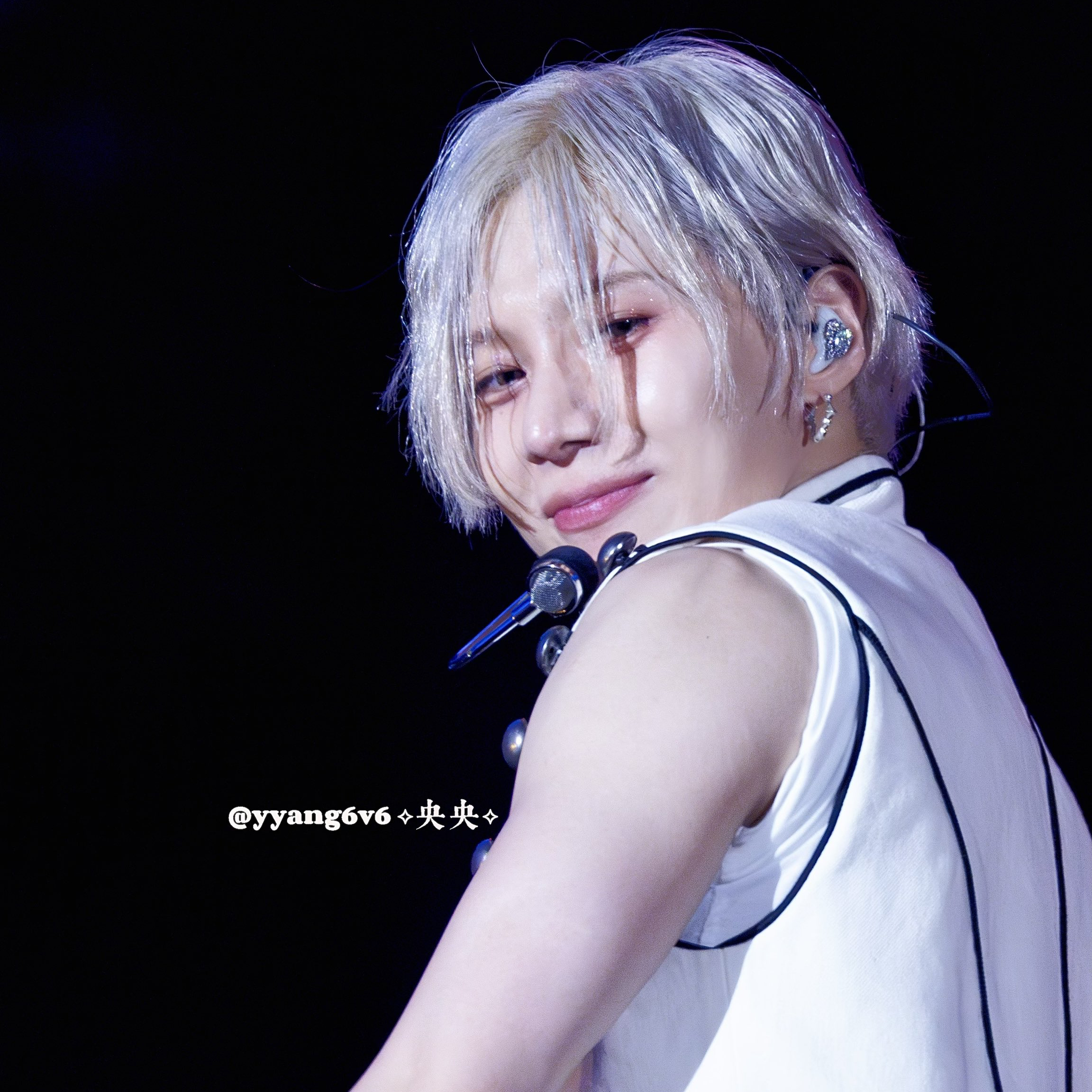 A moment captured by Taemin (SHINee)'s fan