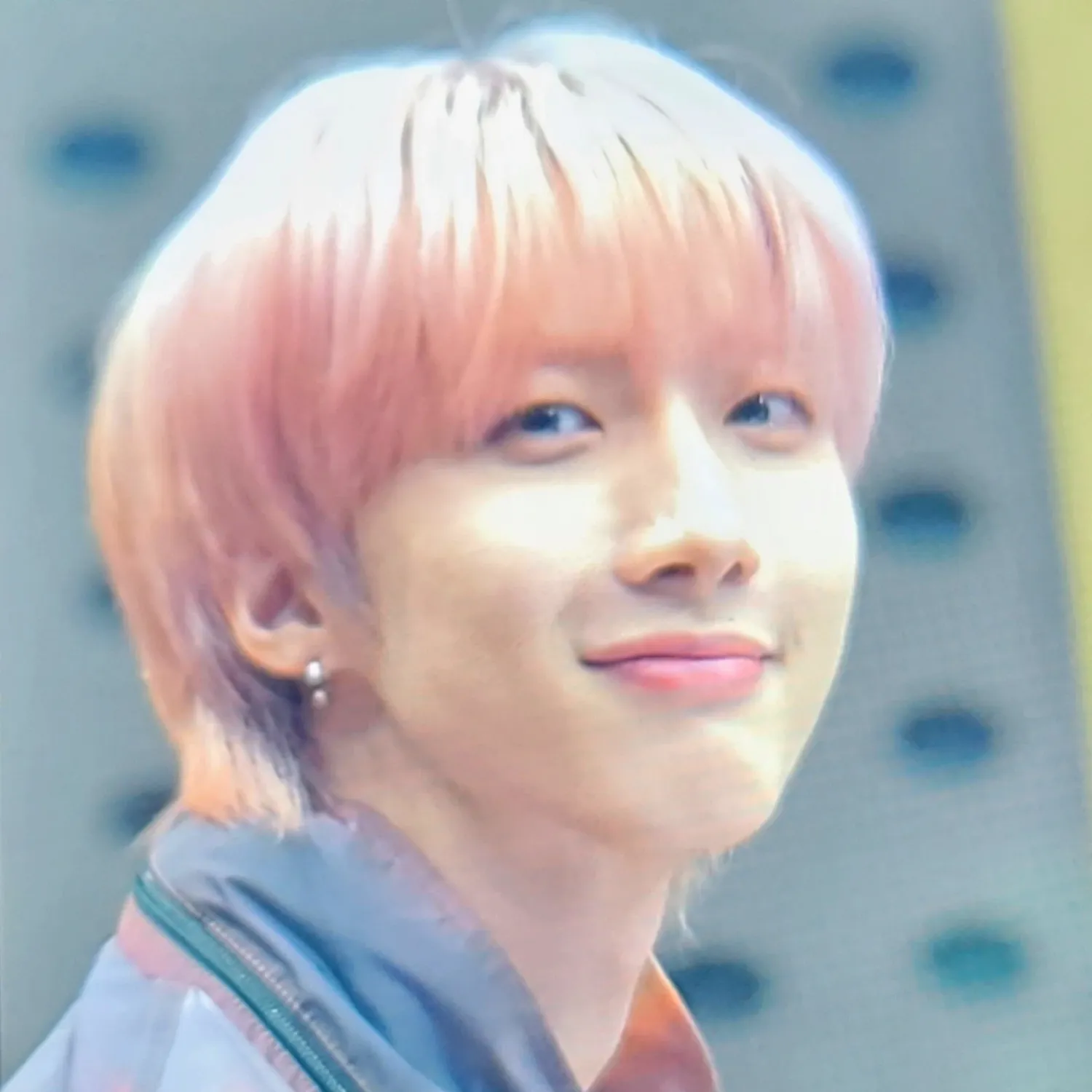 A moment captured by Hui (PENTAGON)'s fan