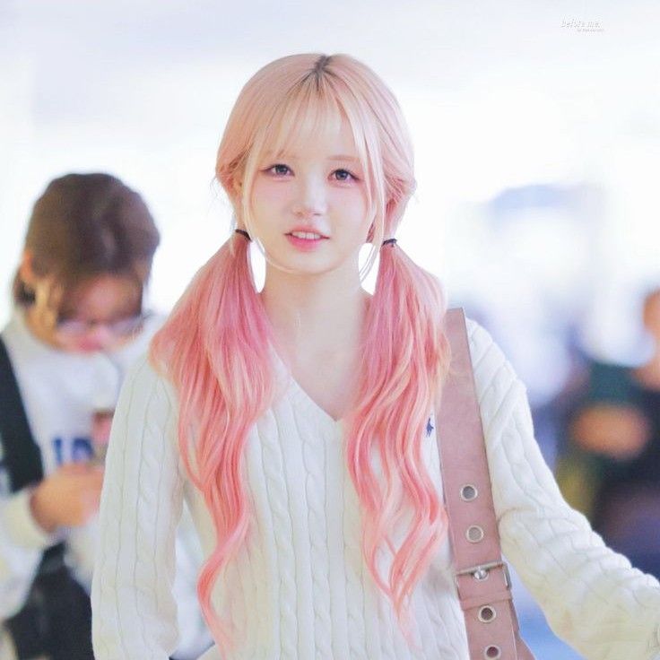 Behind-the-scenes cut of Kim Chaewon (tripleS)