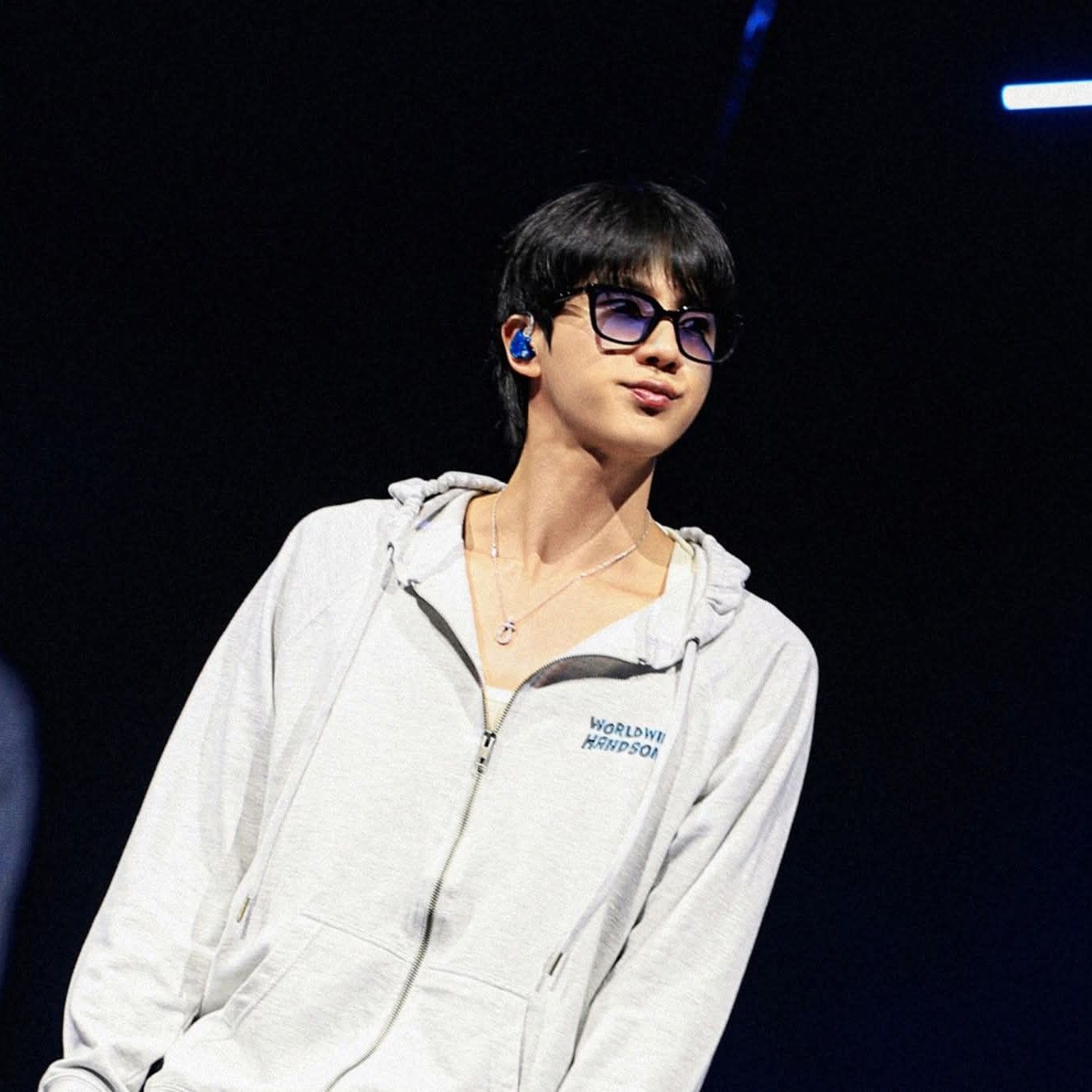 Momen yang diabadikan oleh penggemar Jin (BTS)