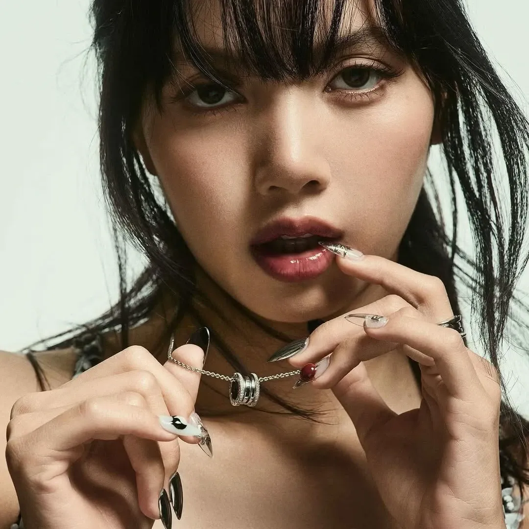 Foto terbaru Lisa (BLACKPINK)