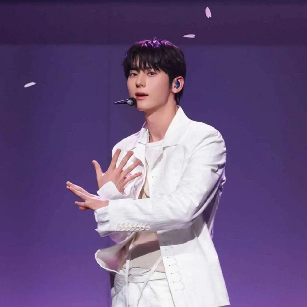 Behind-the-scenes cut of Hwang Minhyun