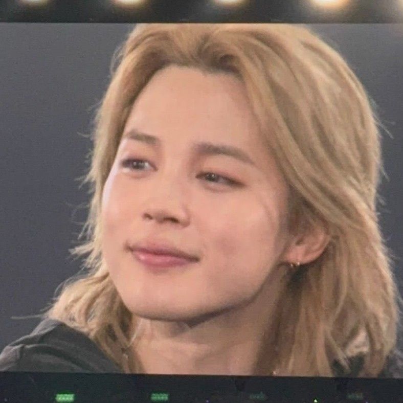 Foto aktivitas terbaru Jimin (BTS)
