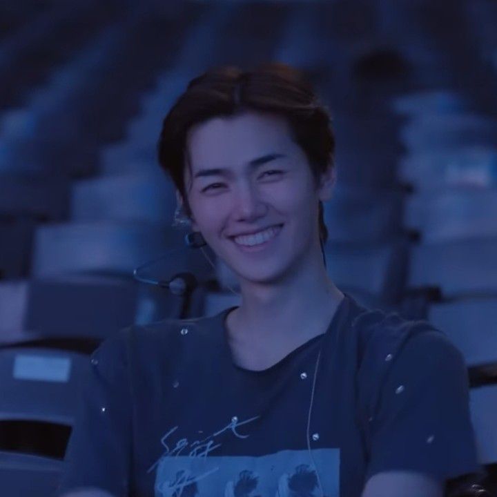 Recent activity shot of Minhee (CRAVITY)