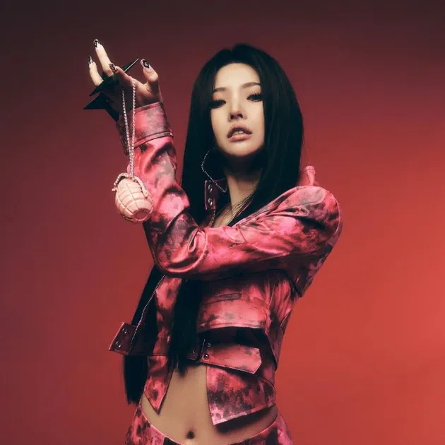 Latest photo of Soyeon (i-dle)