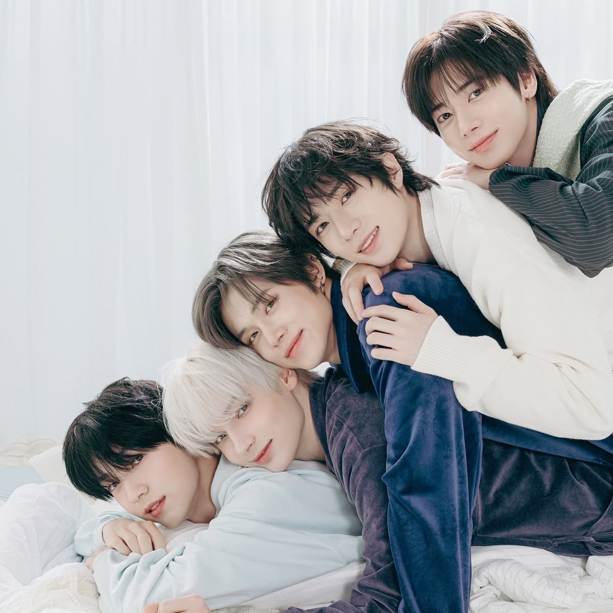 투모로우바이투게더 최근 활동샷