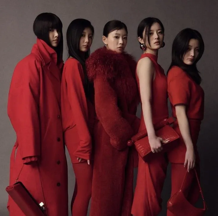 Recent activity shot of Wonhee (ILLIT)