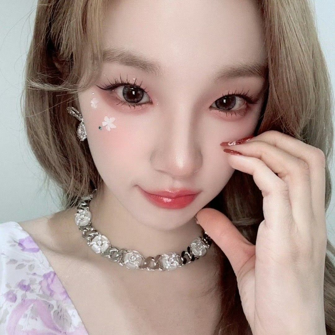 Recent activity shot of Yuqi (i-dle)