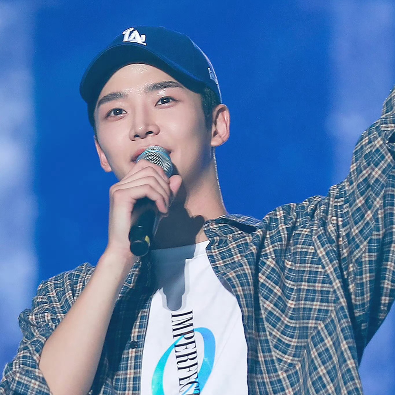 Behind-the-scenes cut of Rowoon