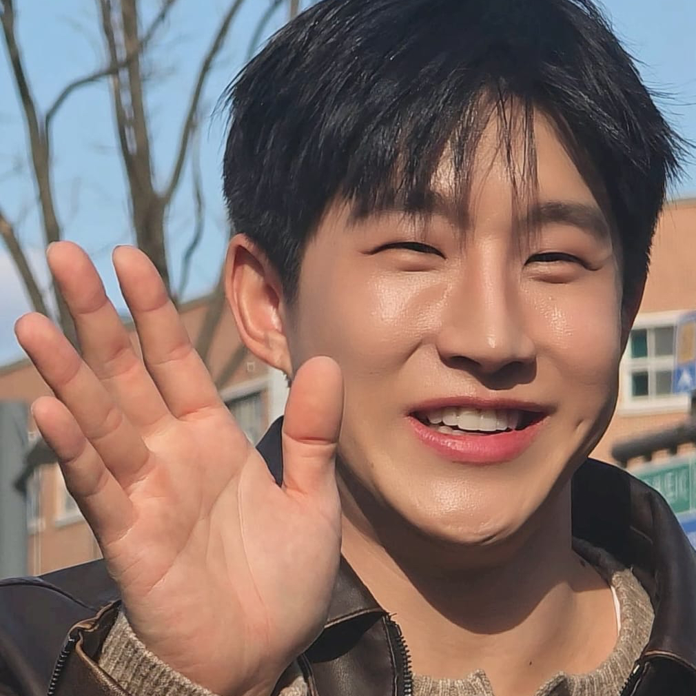 A moment captured by ASTRO's fan