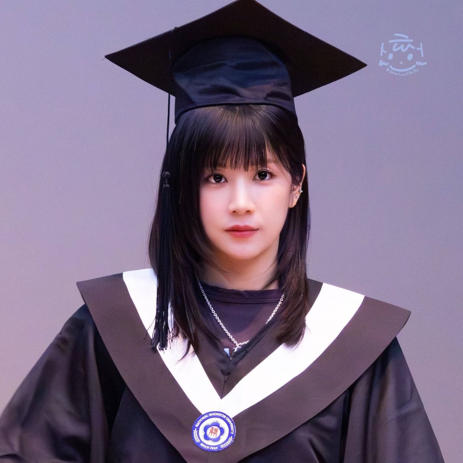 Behind-the-scenes cut of Park Chorong (Apink)