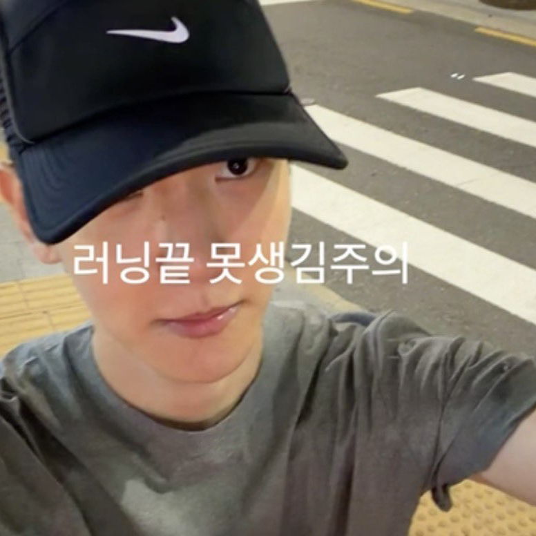 ベクヒョン (EXO)の舞台裏ショット