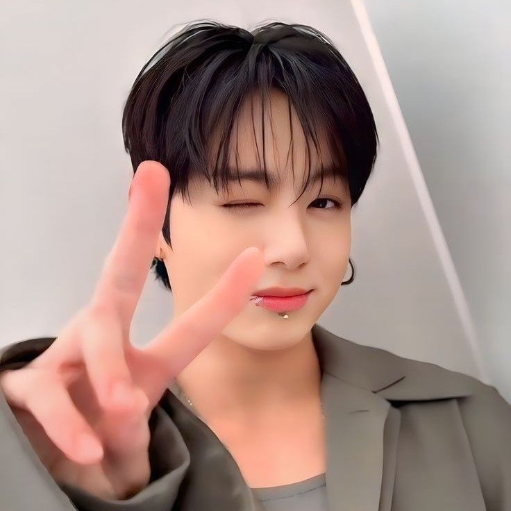Latest photo of Jungkook (BTS)