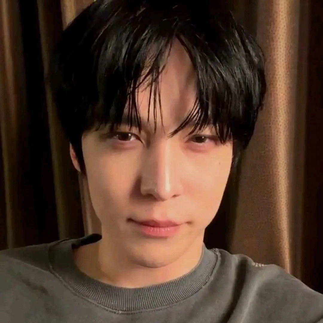윤호 (에이티즈) 최근 활동샷