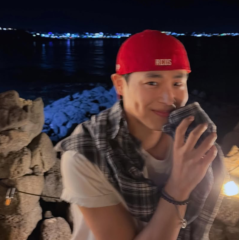Latest photo of Choi Byungchan