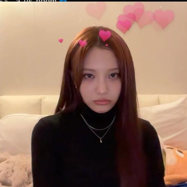 Recent activity shot of Moon Sua (Billlie)