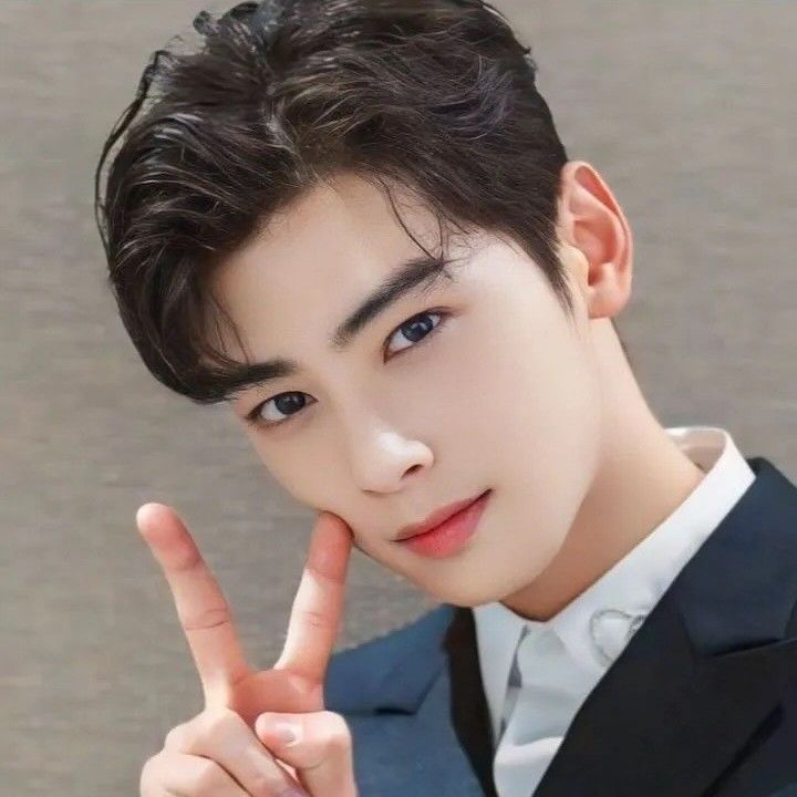 Latest photo of Eunwoo (ASTRO)