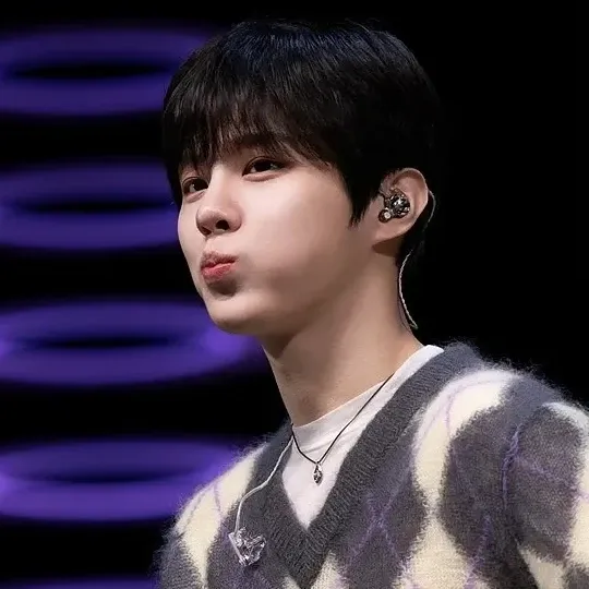 김우석의 최신 사진