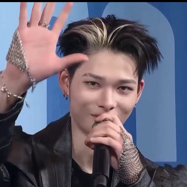 NI-KI (ENHYPEN)的最新照片