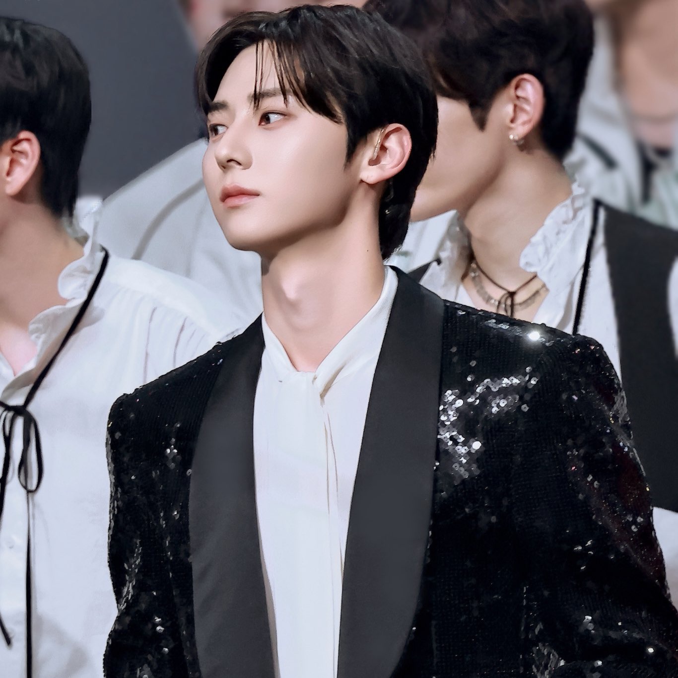 A moment captured by Hwang Minhyun's fan