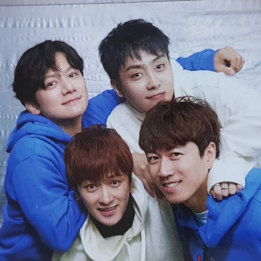 Recent activity shot of SECHSKIES