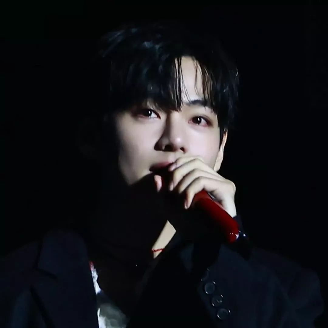 Recent activity shot of V (BTS)