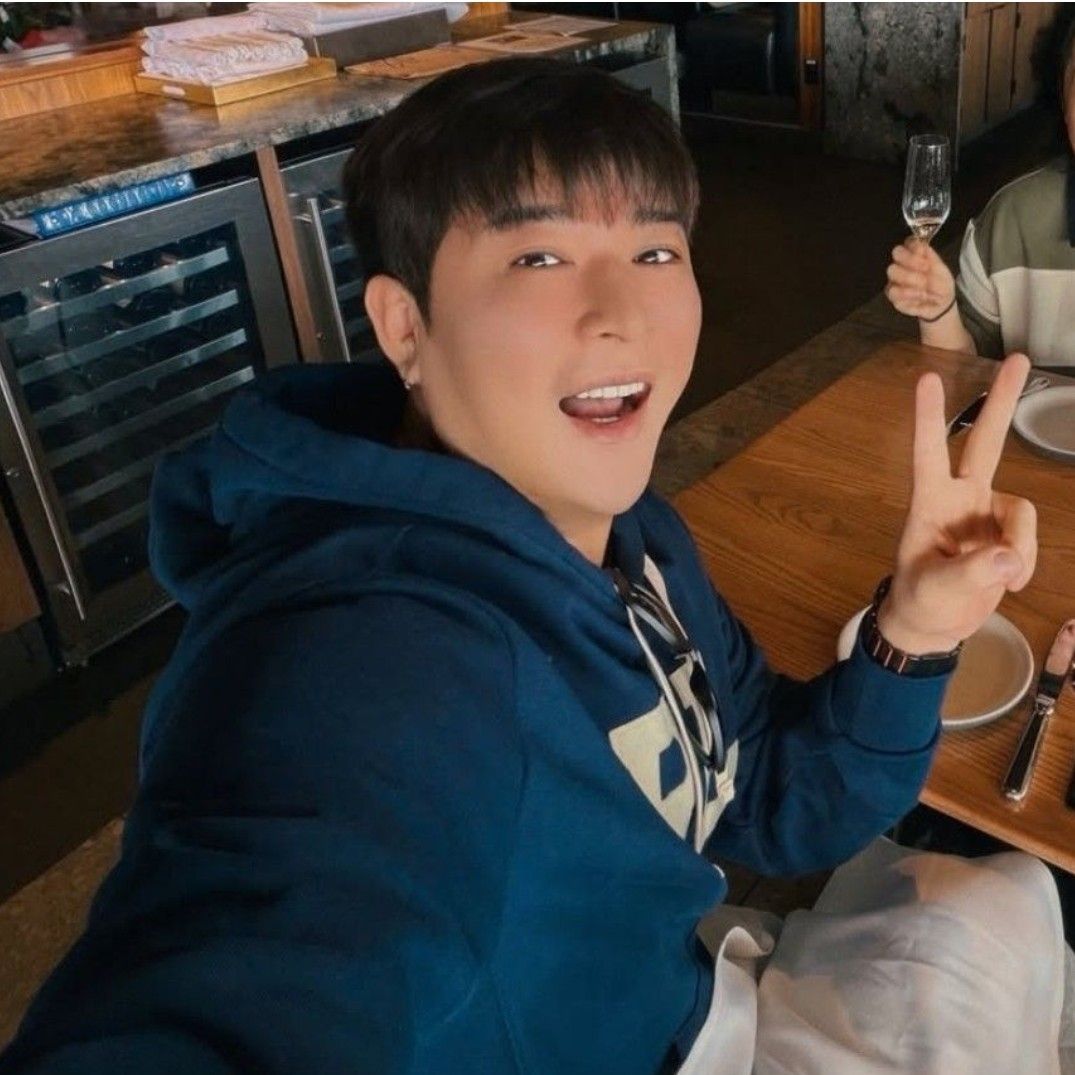 A moment captured by Shindong (Super Junior)'s fan