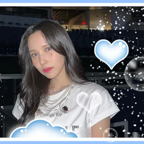 Momen yang diabadikan oleh penggemar Mina (TWICE)